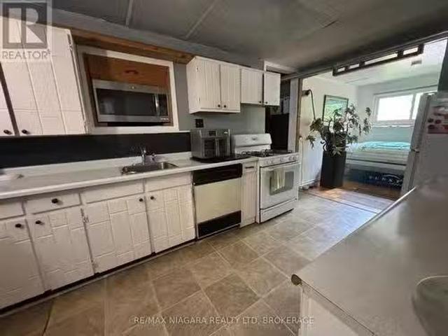 1640 Dominion Road, Fort Erie Crescent Park, ON, L2A 5M4 h.