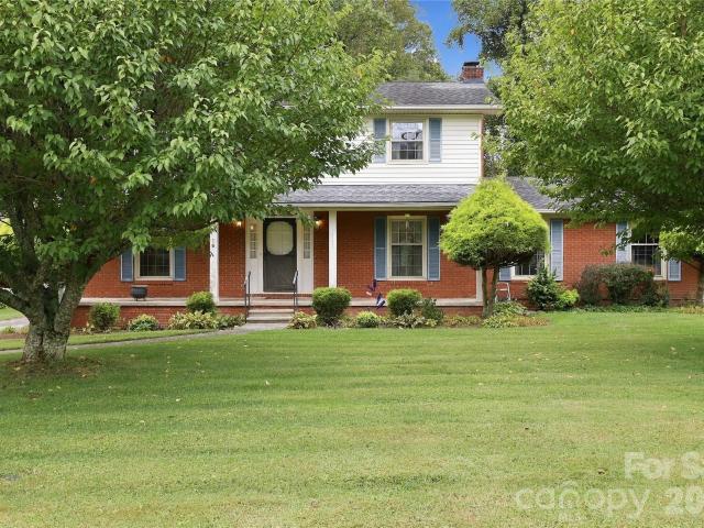 1641 Camelot Drive