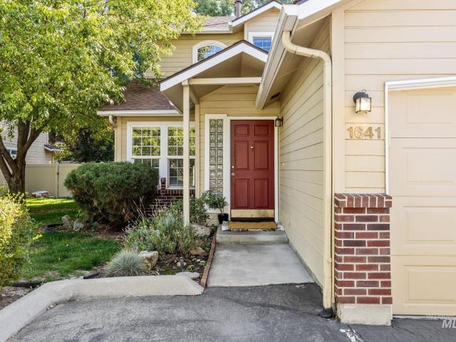 1641 E Boise Ave