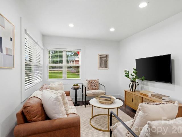 1642 Washington Ave, Charlotte, NC 28216 | MLS #4402