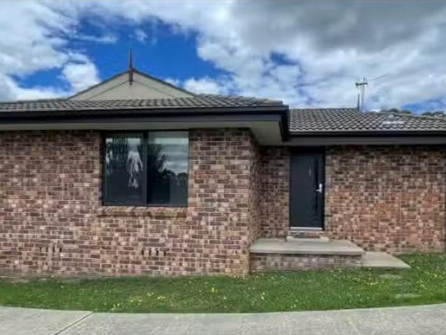 1/64 Ashtree Drive, ARMIDALE Townhouse for rent Listed by Fre.
