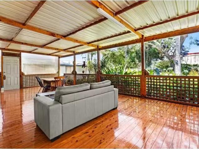 164 Graham Avenue, Lurnea House for rent Listed by Leasing Te.