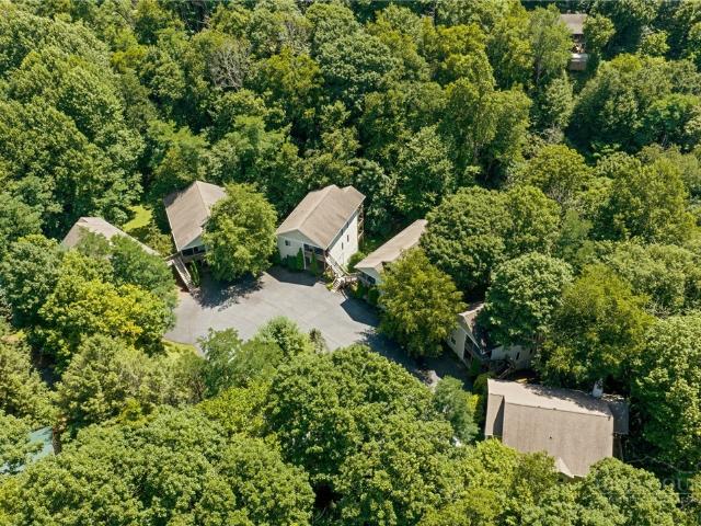 164 Evergreen Springs 201