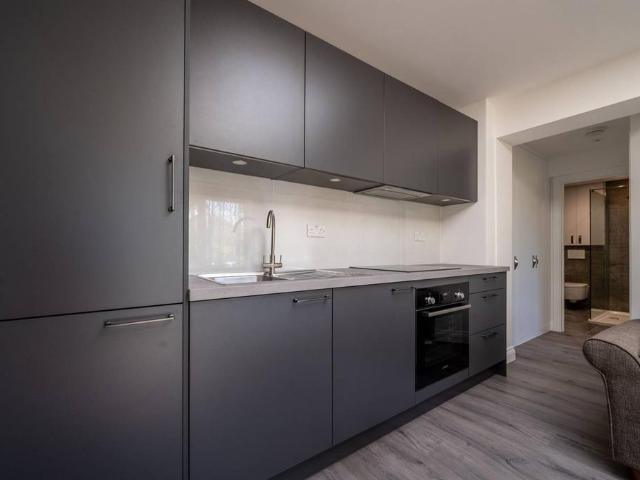 164 Malden Road, London, KT3 6DS, United Kingdom | 2 bed apartment for rent #141193778 | Rentberry
