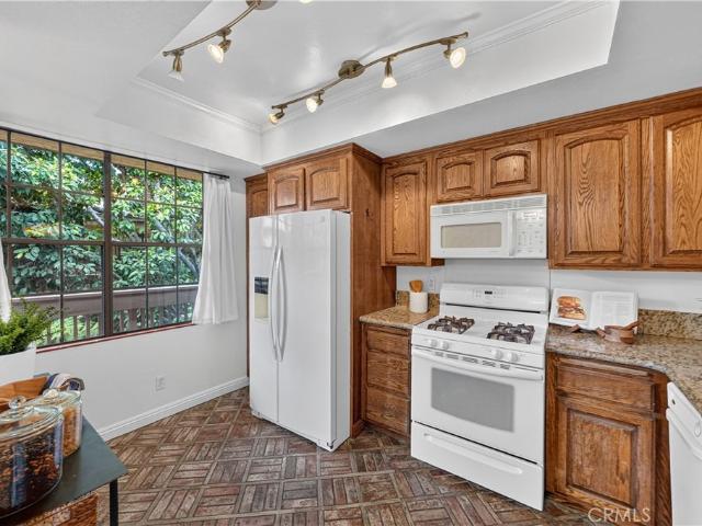 1655 Clark 324