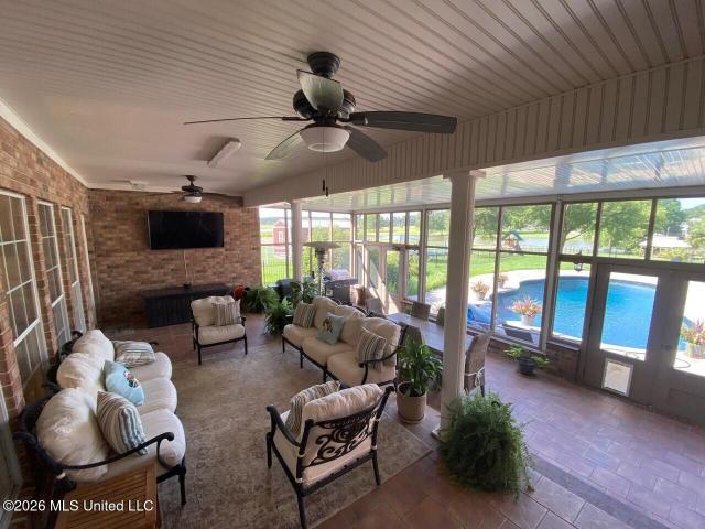 1656 SE Maura Lane