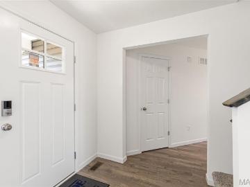 1657 Winding Mdws Dr, Fenton, MO 63026 | MLS #26008