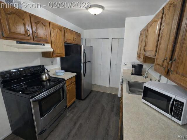 16593 Middlebelt Road # 5