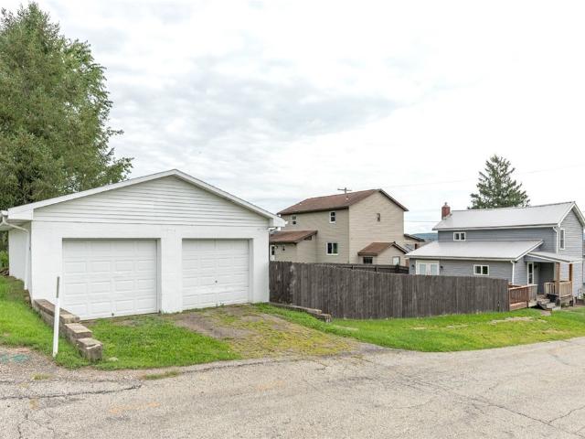 1650 Main St