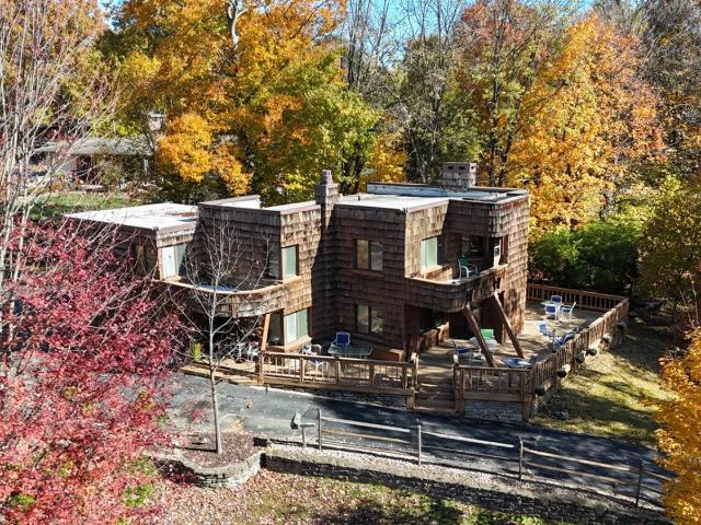 1650 Colonial Drive