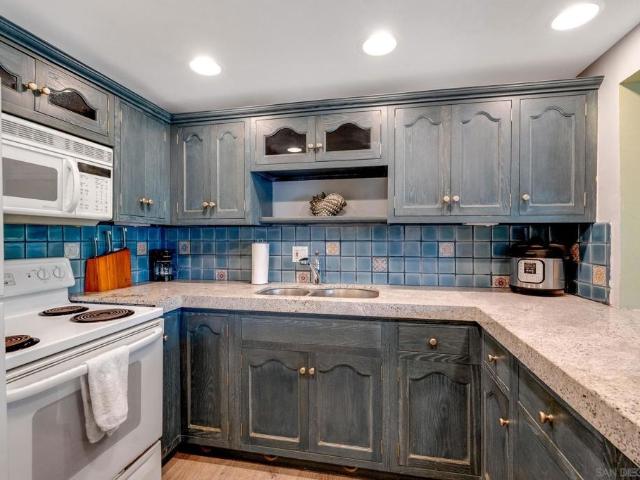 1650 8th Ave 213