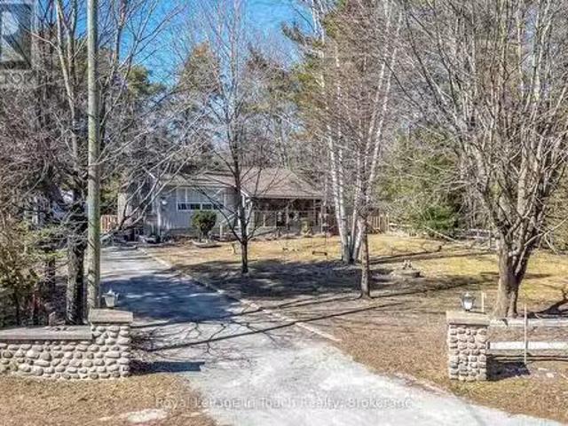 1651 Tiny Beaches Road N, Tiny, ON, L9M 0H2 house for sale.