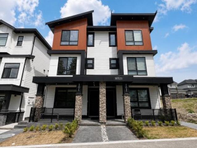 1652 Avenue, Surrey, BC, V3Z 0X6 house for sale | Listing ID R3174 | Royal LePage