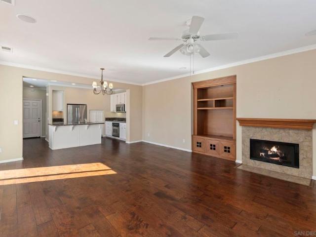 1653 Moonbeam Ln