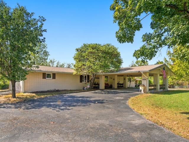 165 Cougar Trail W