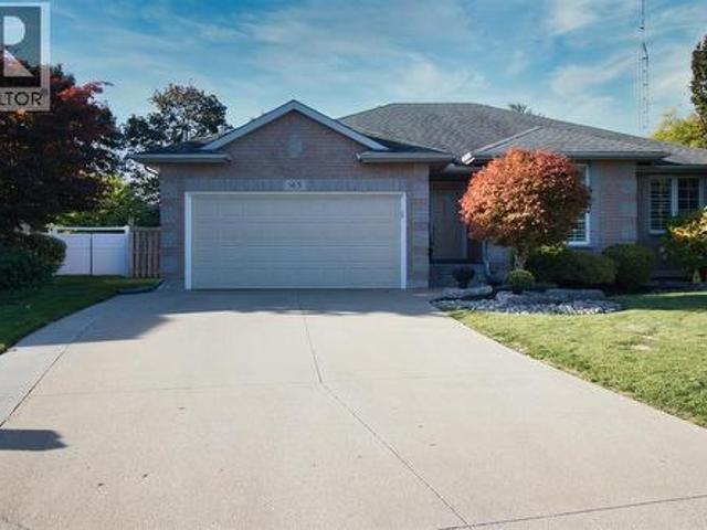 165 Alex Cameron Court, Sarnia, ON, N7W 1C3 house for sale | Listing ID 26025 | Royal LePage