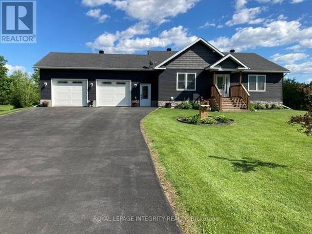165 Bristow Drive, Montague, ON, K7A 5B8 house for sale | Listing ID X13466 | Royal LePage