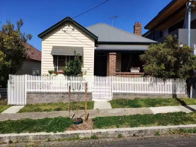 165 Denison Street, Hamilton House for rent Listed by Propert.