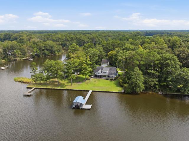165 N Teachs Point Road