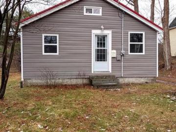 House for sale in Lunenburg