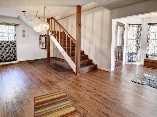 165 Thousand Oaks Dr