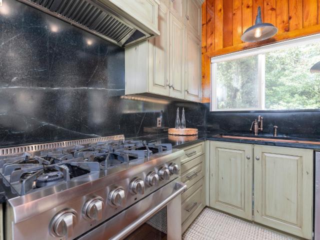 16645 Madrone Cir