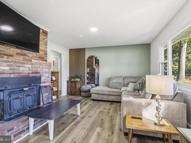 1664 Glen Drive