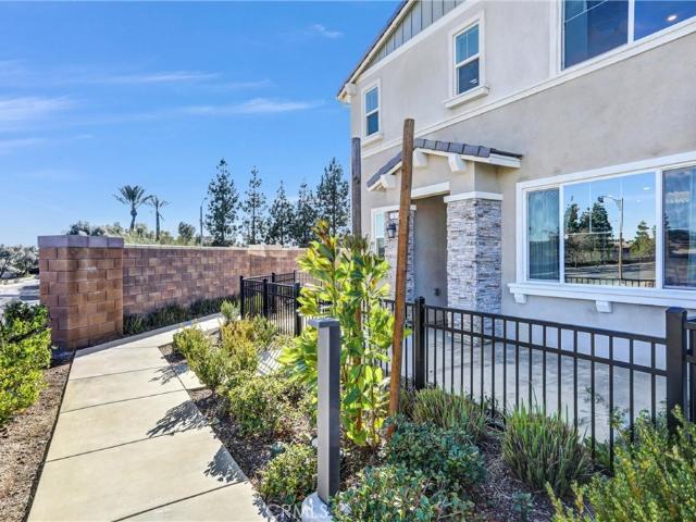 16681 Wyndham Ln, Unit 8, Fontana, CA 92336 | MLS #CV26121