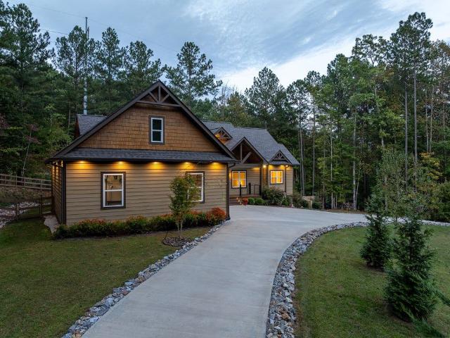1668 Deyton Dr, Blairsville, GA