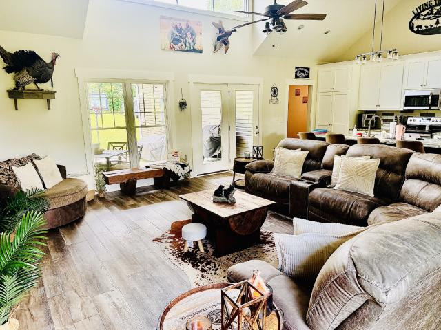 1669 Knob Creek Rd