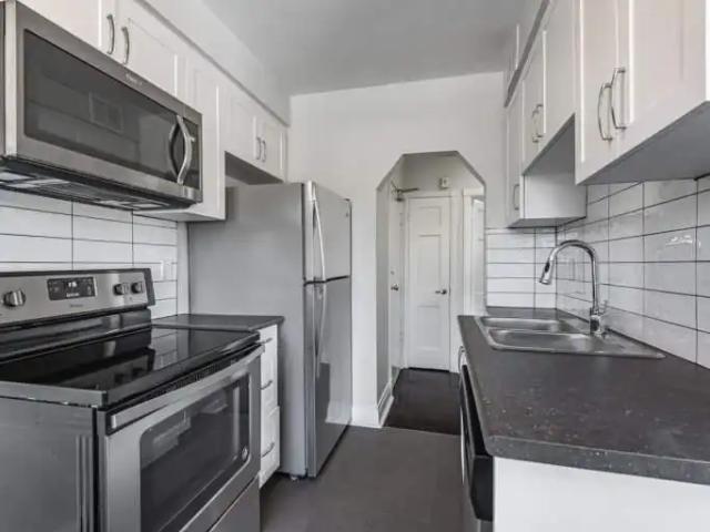 1660 Bathurst Street