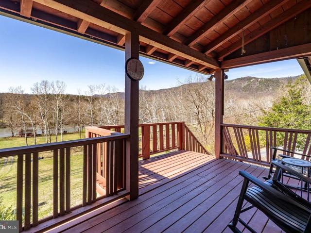 1660 Canoe River Drive