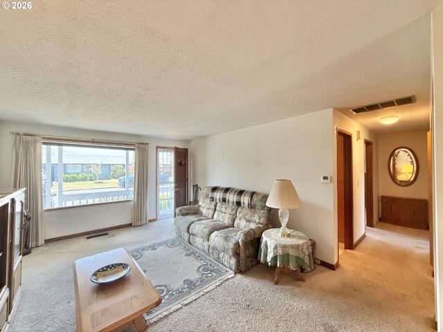 1662 umpqua rd