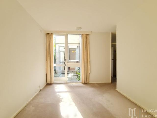 16/630 Toorak Road, Toorak