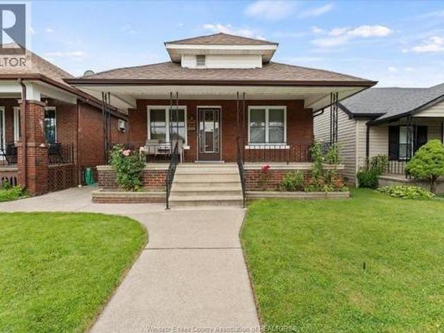 1663 Elsmere, Windsor, ON, N8X 4H5 house for sale | Listing ID 26018 | Royal LePage