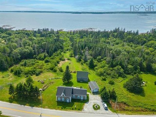1663 Highway 3, East Pubnico, NS, B0W 2A0 house for sale | Listing ID 202624 | Royal LePage