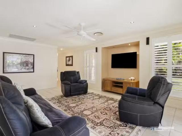 166 Botanical Circuit, Banora Point House for rent Listed by.