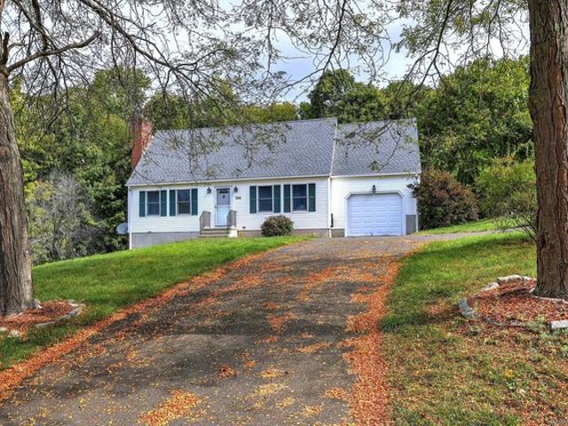 166 Elizabeth Ln, Middletown, CT 06457