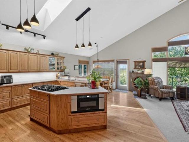 166 Scenic Ridge Crescent Nw, Calgary, AB, T3L 1V7 house for sale | Listing ID A2352 | Royal LePage