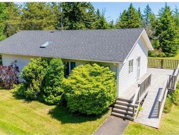 166 Route 960, Cape Tormentine, NB, E4M 2C6 Luxury House for sale | Listing ID NB141917 | Royal LePage Carriage Trade Luxury Properties
