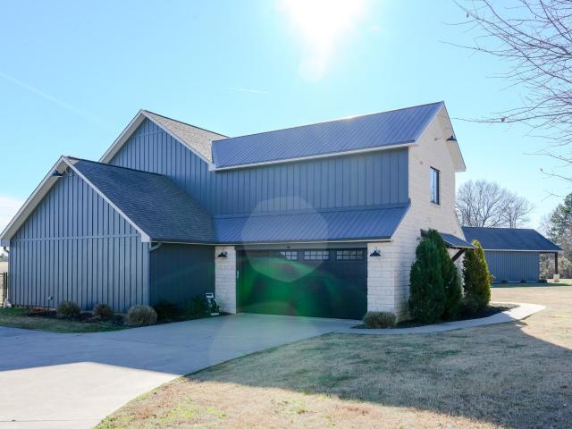 1677 Oak Ridge Drive
