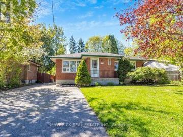 London, Ontario - Garden, Deck, Parking