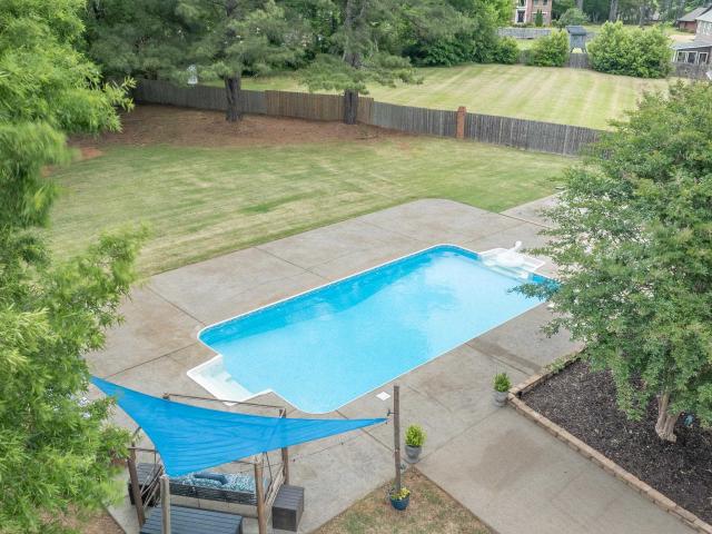 1672 Pinehurst Ln