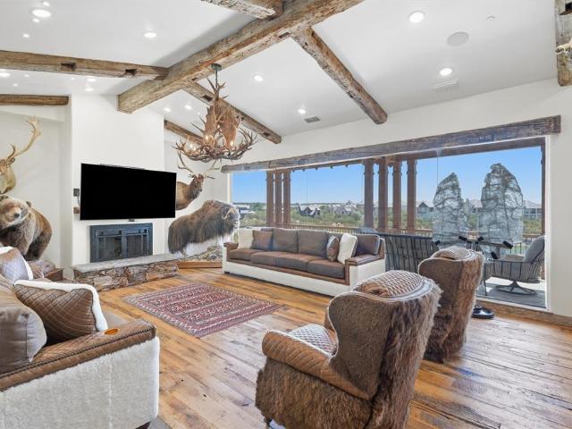 1673 Scenic Drive # 301