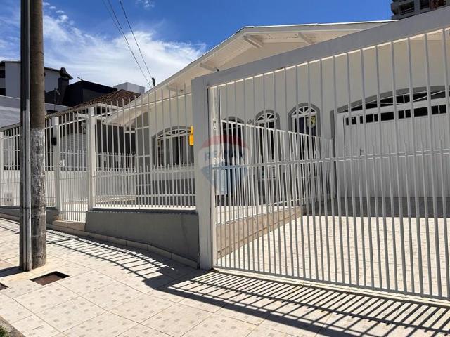 167 Área Útil Casa Alugar, 3 Dormitórios localizado em Centro, Lages, Santa Catarina, 88502080 | Brasil