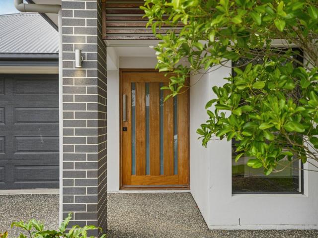 167 Woodline Drive, SPRING MOUNTAIN, QLD 4300