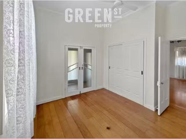 167 Union Street, The Junction House for rent Listed by Moniq.