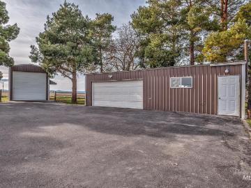 1684 Cove Road
