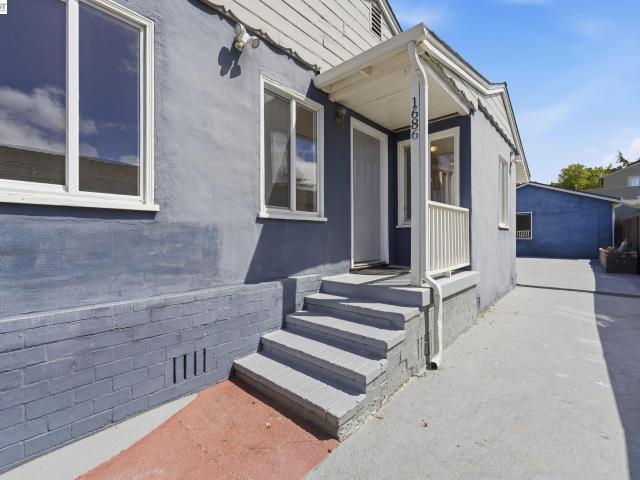 1686 Grand Avenue