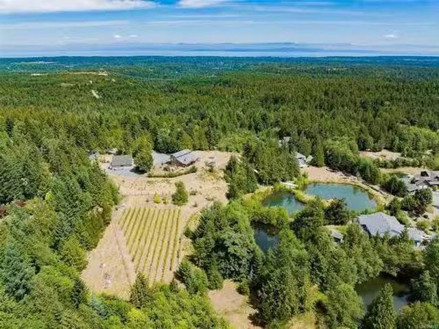 1680 Peligren Pl, Qualicum Beach, BC, V9K 2S3 house for sale.